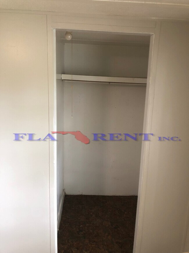 Building Photo - **3/2 Manufactured home (St. Cloud)**