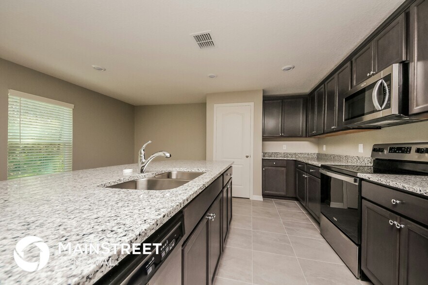 Building Photo - 222 Fig Ct