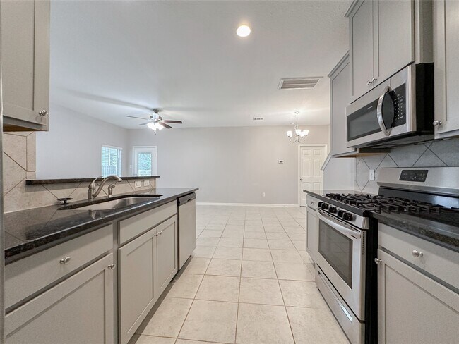 Building Photo - 125 Camelot Pl Ct