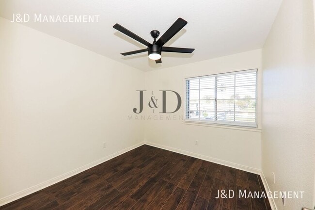 Building Photo - 23835 Cork Oak Cir