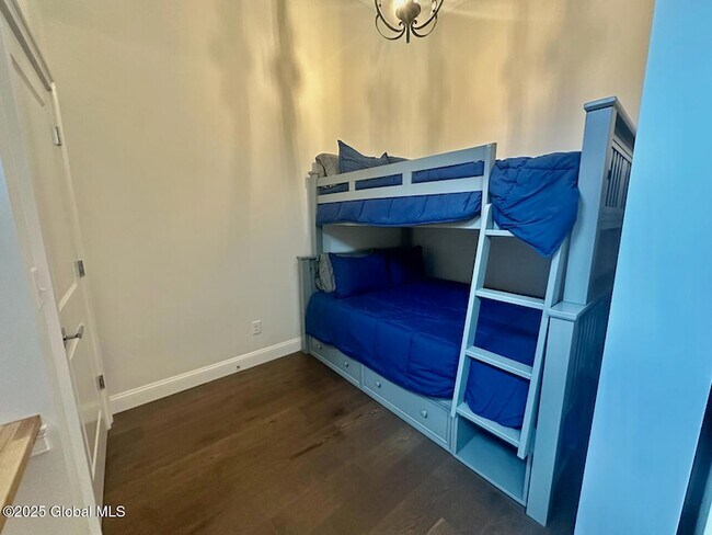 Building Photo - 77 Van Dam St