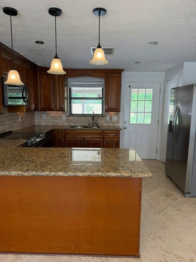 Building Photo - 4123 Lazy Hollow Ln N