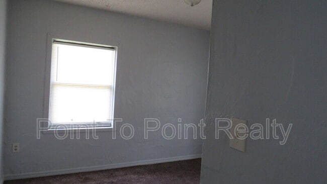 Building Photo - 5347 Baycrest Rd