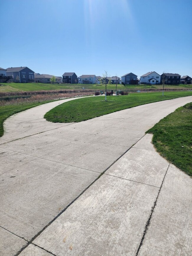 Building Photo - 3 Bed 2.5 Bath Single Family Home