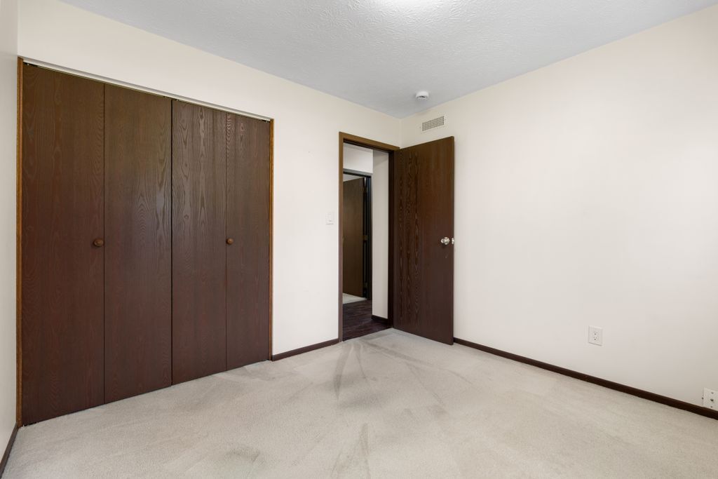 Building Photo - 270 W Orange Rd