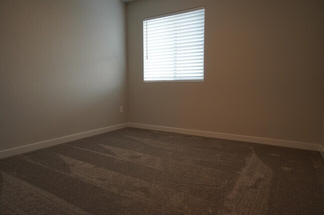 Building Photo - 5051 W Ladle Rapids St