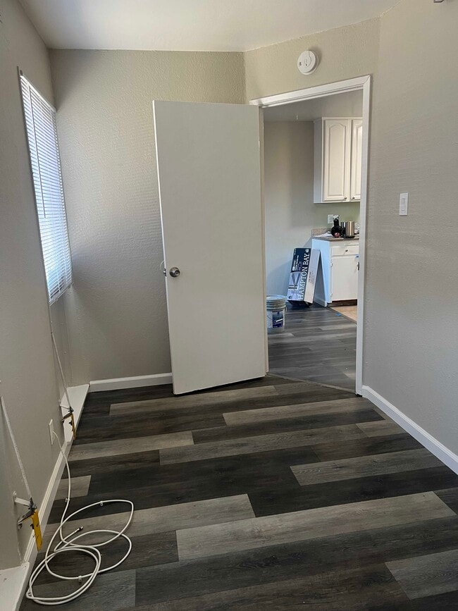 Building Photo - 2124 90th Ave