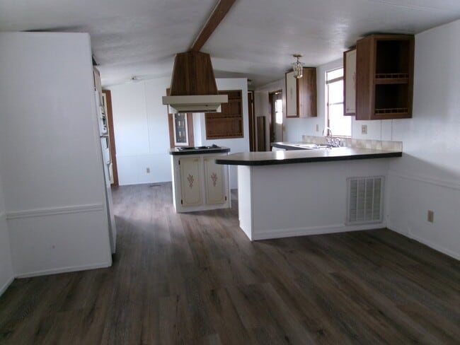 Building Photo - 4909 US-1