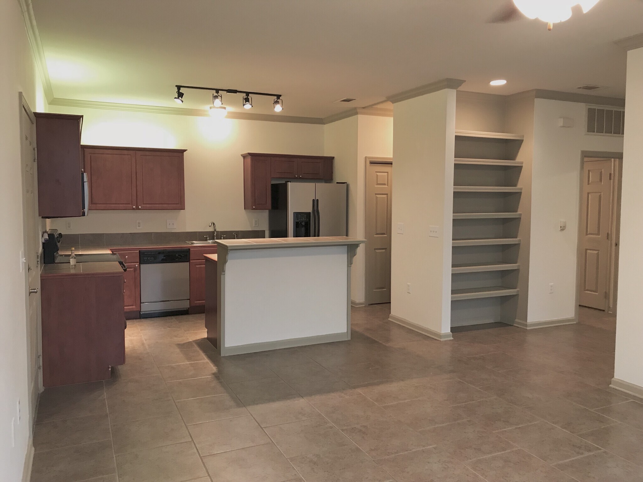 Building Photo - 350 Emerald Forest Blvd