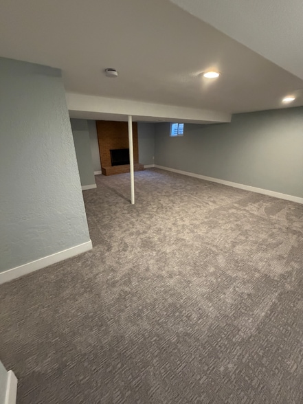 Building Photo - 9461 Vance Ct