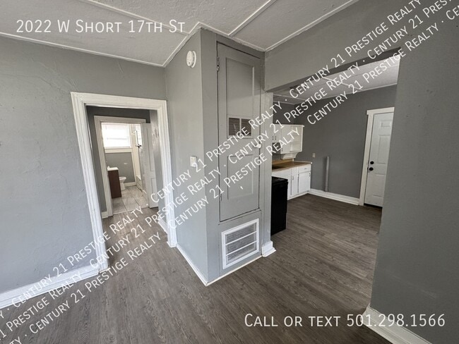 Building Photo - 2022 W Short 17th St