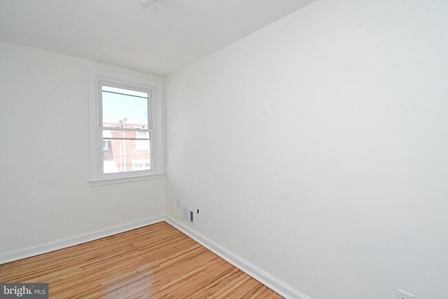 Building Photo - 2219 Ardmore Ave