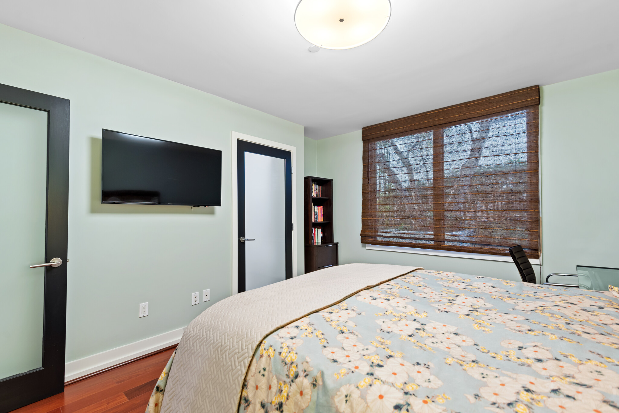 Building Photo - 130 N Swall Dr