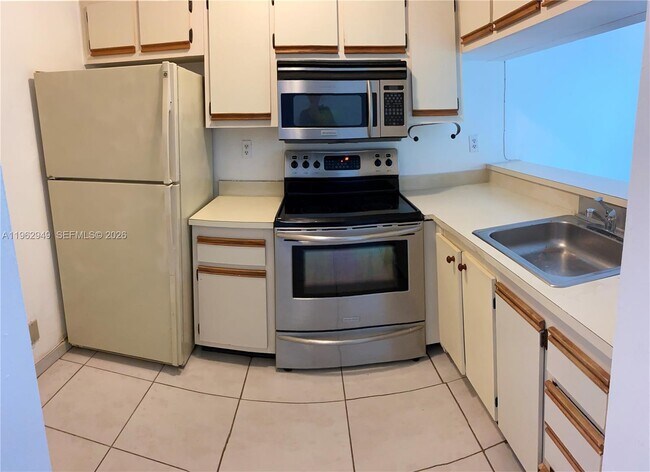 Building Photo - 14168 SW 93rd Ln