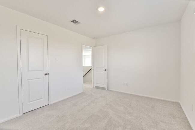 Building Photo - Immaculate 4 bedroom home in Becker Fields!
