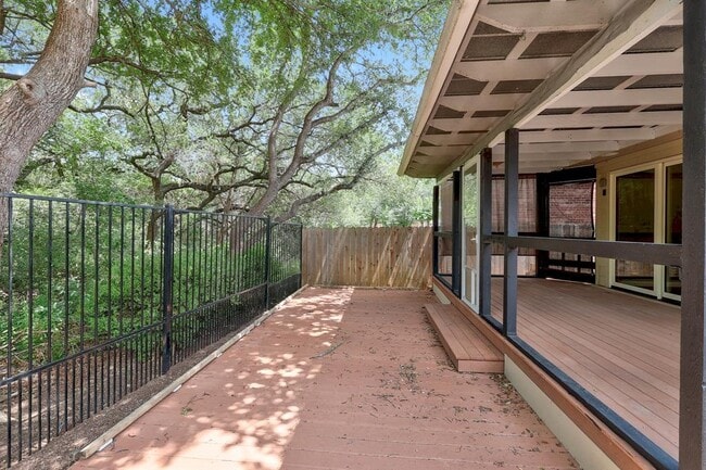 Building Photo - 4920 Hibiscus Valley Dr