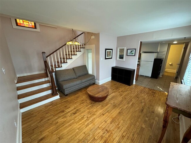 Primary Photo - 818 13th St