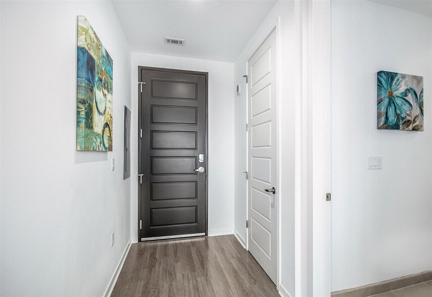 Building Photo - 2002 Holcombe Blvd