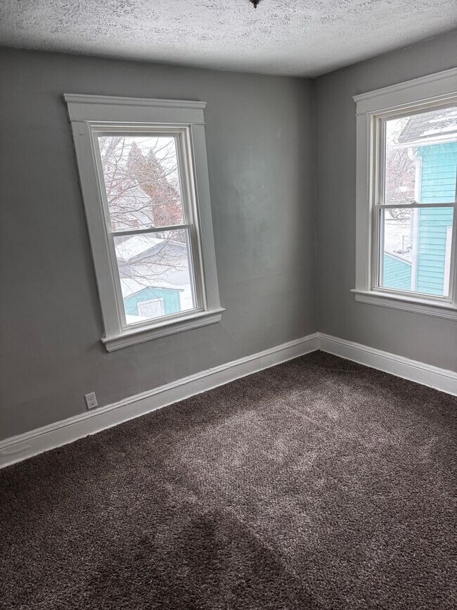 Building Photo - 10707 Hampden Ave