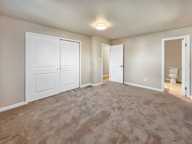 Building Photo - $0 DEPOSIT OPTION. 4 BED 3 BATH IN HAMPDEN HEIGHTS!