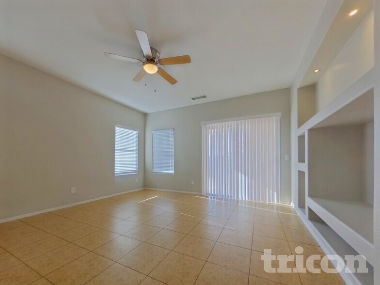 Building Photo - 83 5th Ave W