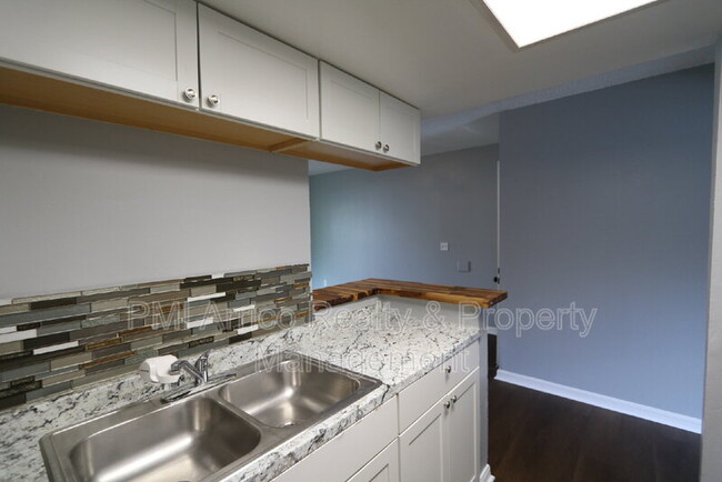 Building Photo - 1810 E 143rd Ave