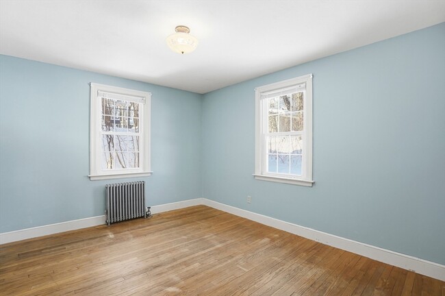 Building Photo - 12 Cardinal Rd