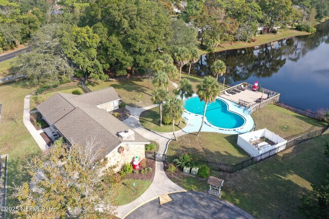 Building Photo - 8777 Como Lake Dr