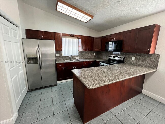 Building Photo - 13562 SW 286th Terrace