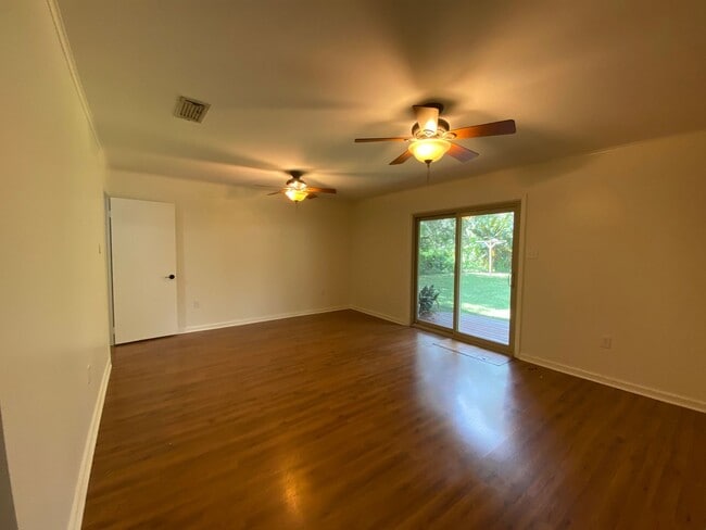 Building Photo - 619 Baird Dr