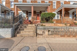 Building Photo - 2818 Mayfield Ave