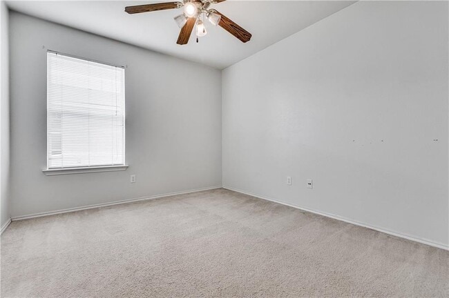 Building Photo - 602 Golden Gate Dr
