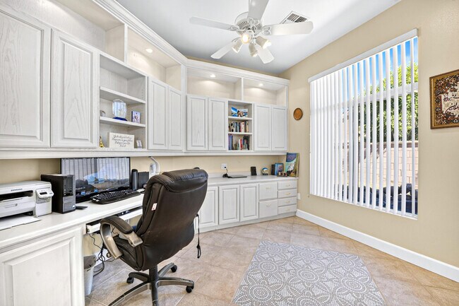 Building Photo - 78804 Platinum Dr