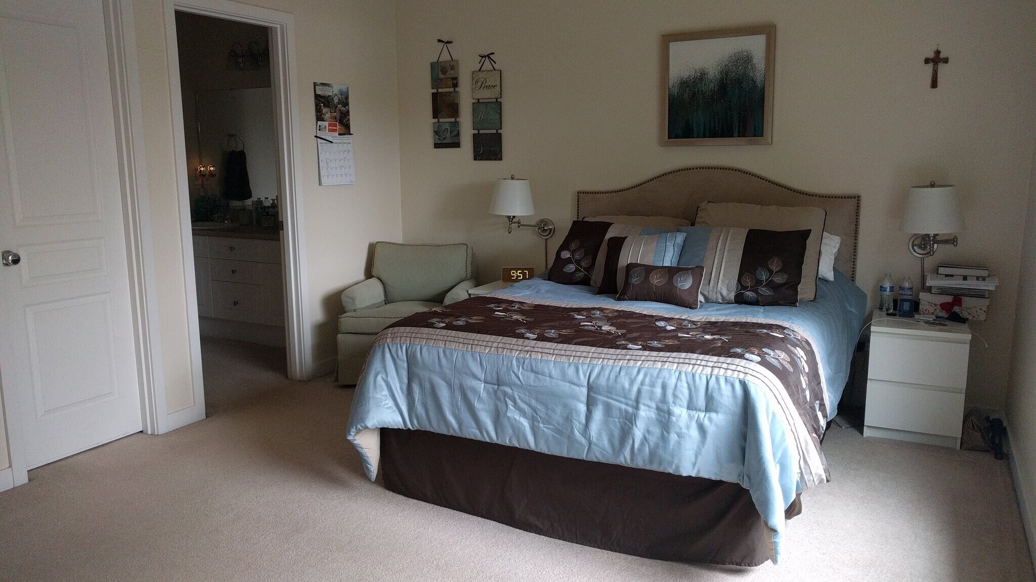 Master bedroom - 325 NW 209th Ave