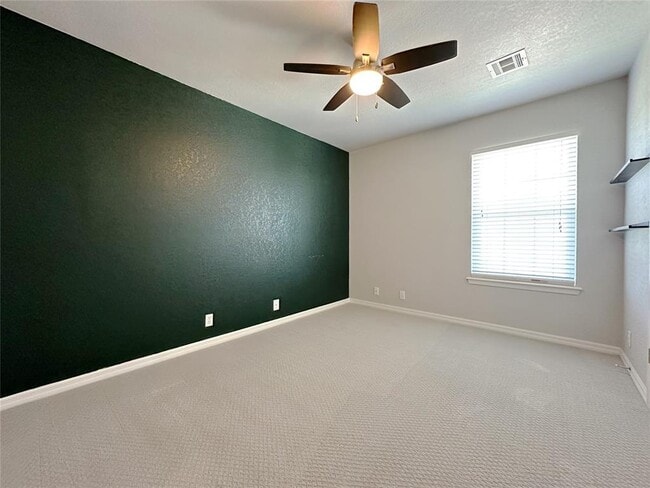 Building Photo - 2812 Eaton Dr