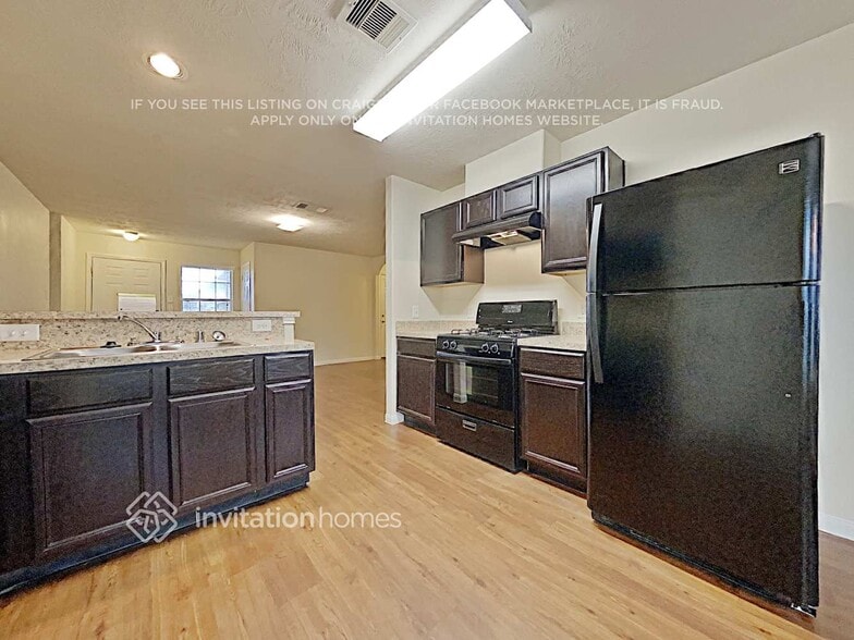 Building Photo - 12002 Jillian Crossing Dr