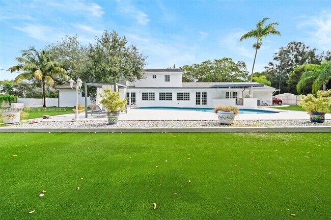 Building Photo - 13000 Old Cutler Rd