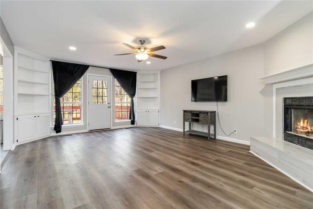 Building Photo - 2119 Tudor Castle Way