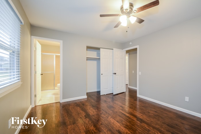 Building Photo - 22 Oak Forest Dr