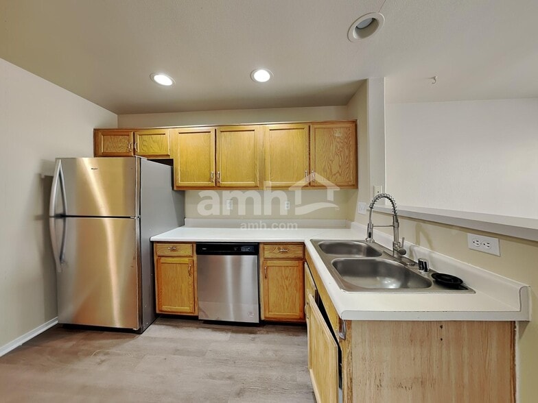 Building Photo - 8225 Diamond Star Ct