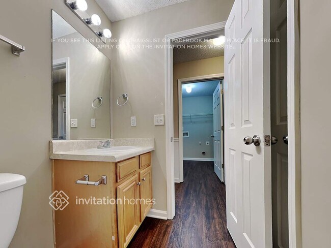 Building Photo - 372 Othello Dr