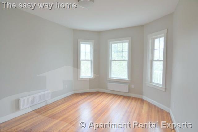 Building Photo - Spectacular floor-through 3+ BR * Two bath...