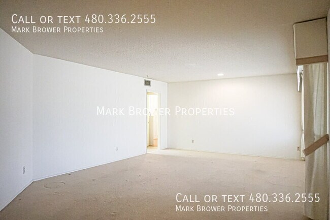 Building Photo - 8726 E Sells Dr