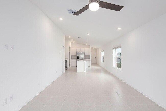 Building Photo - 11146 NW Fernbrook Dr