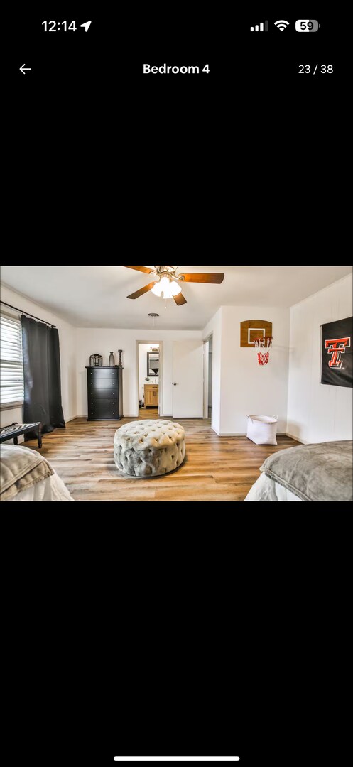 Building Photo - PRE LEASING for fall 2026! 4/3 in medical district