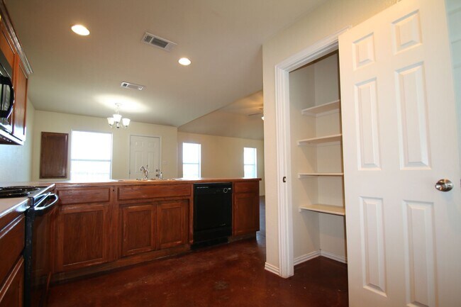 Building Photo - 101-103 Crossbow Ct.