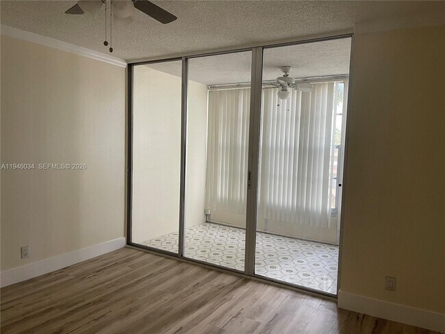 Building Photo - 9481 Evergreen Pl