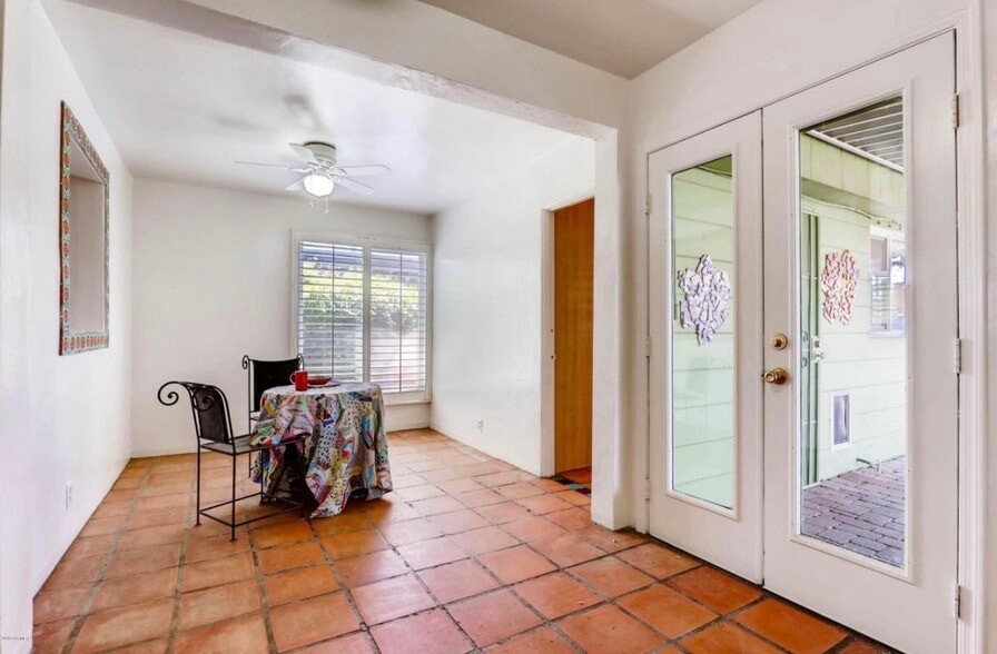 Building Photo - 2232 N Evergreen St