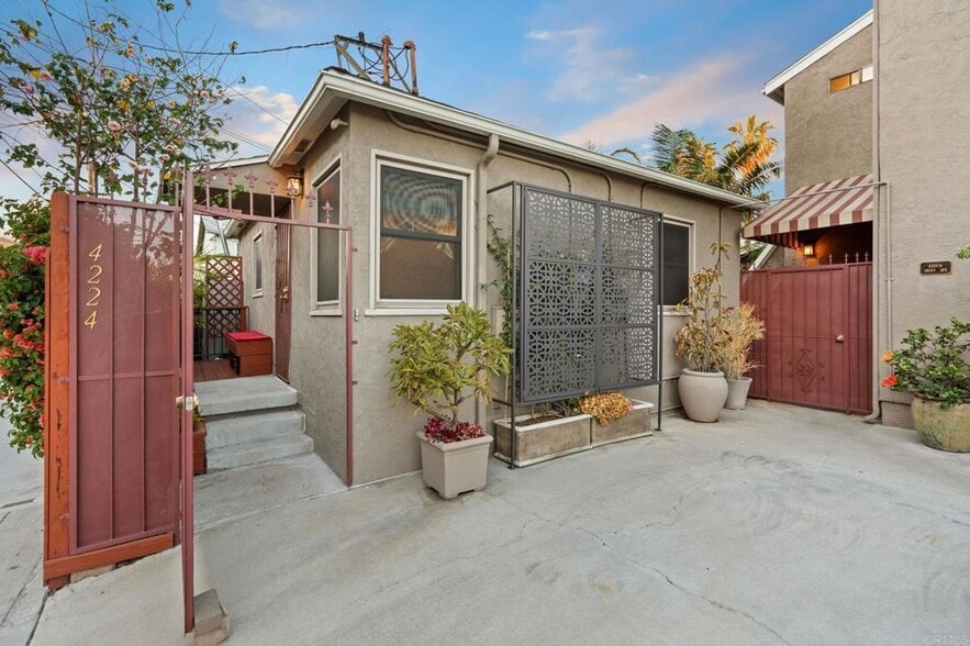 Building Photo - 4224 Swift Ave