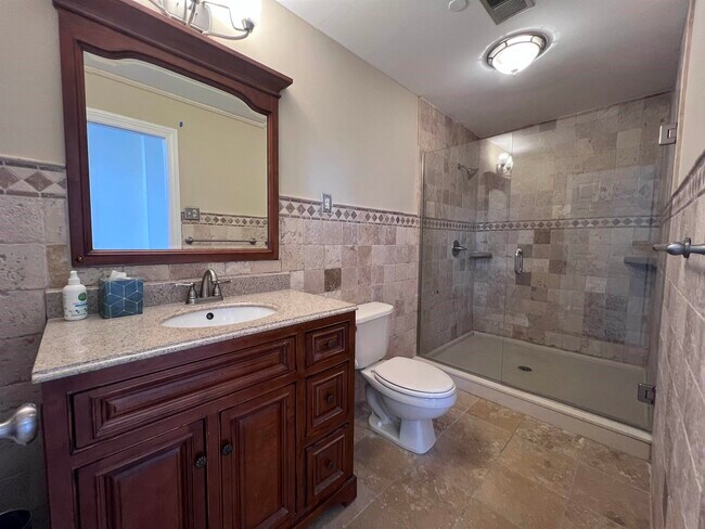 Building Photo - 10 N Main St